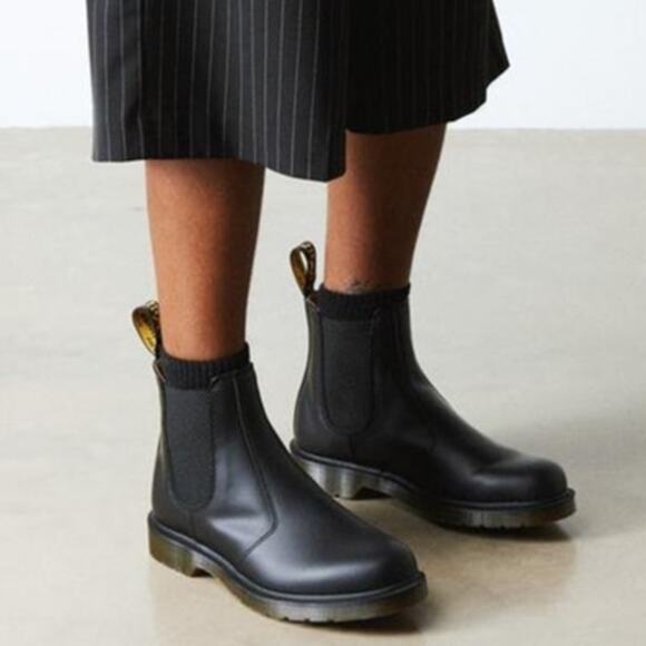 Dr. Martens Leather Ankle Chelsea Platform Boots Lugged Sole Grunge Punk Sz 8.5 - Picture 1 of 10